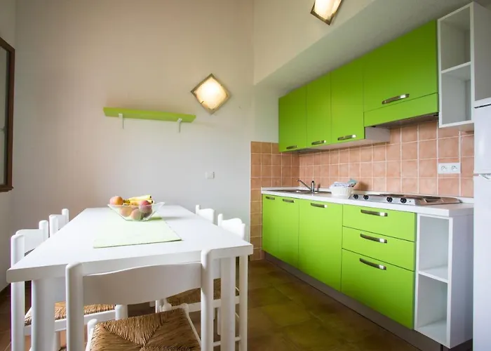 Porto Vecchio, 6 Persons, 500 M * Zonza