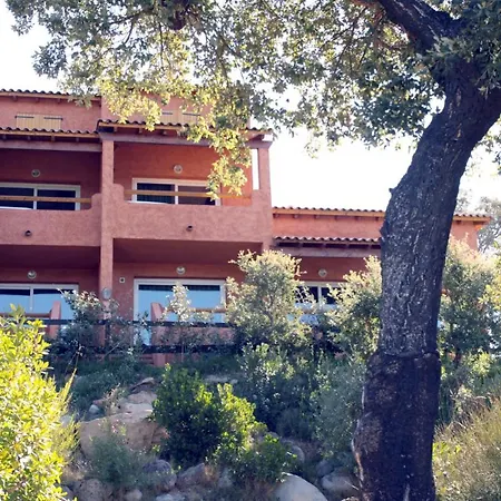 Three-room For 6 People With Air Conditioning Near Porto Vecchio *