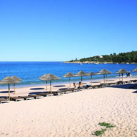 Three-room For 6 People With Air Conditioning Near Porto Vecchio